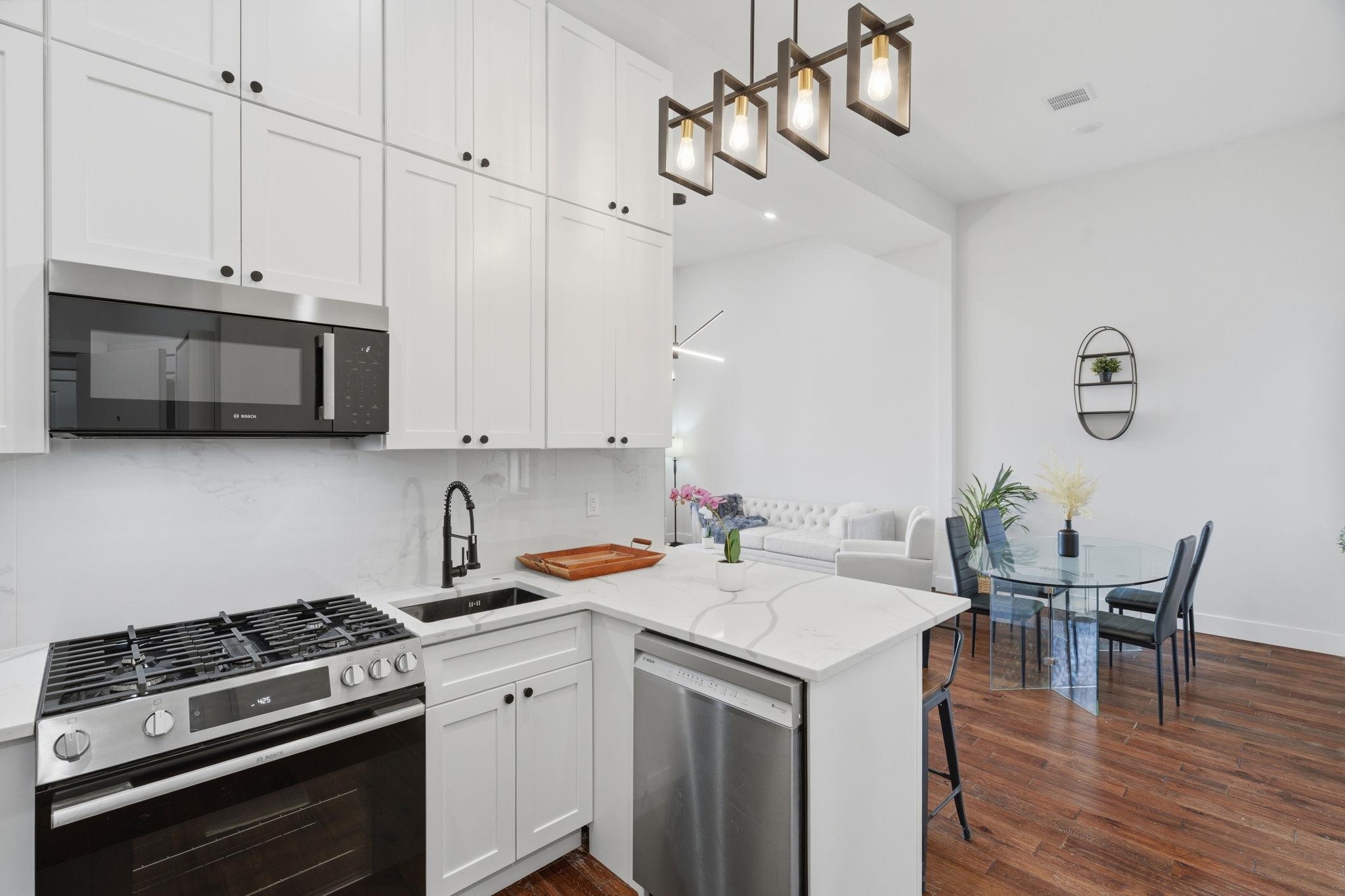 104 GLENWOOD AVE Unit: 302