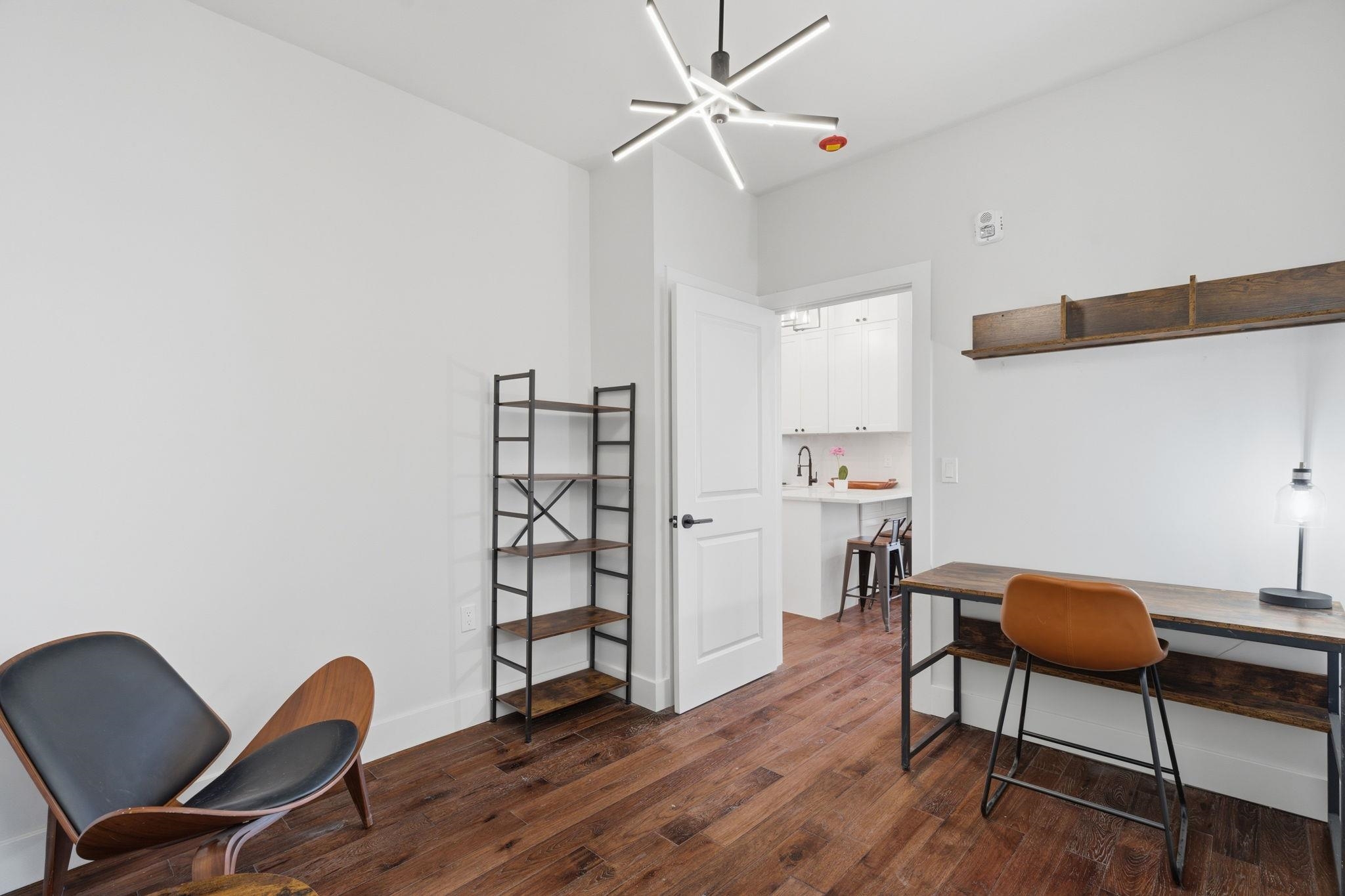 104 GLENWOOD AVE Unit: 302