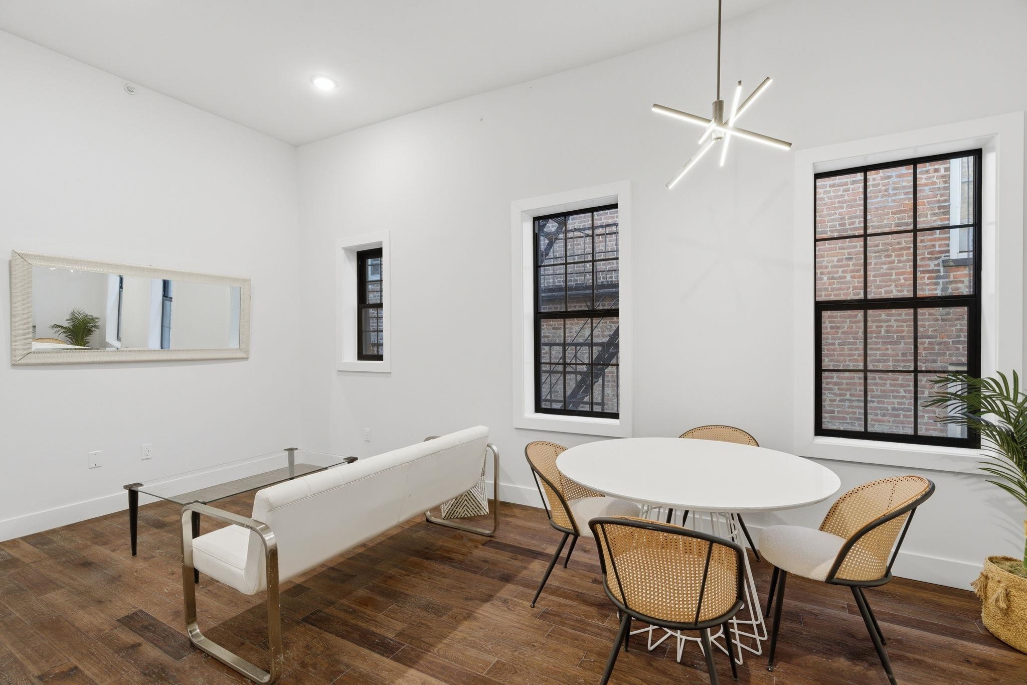 104 GLENWOOD AVE Unit: 302