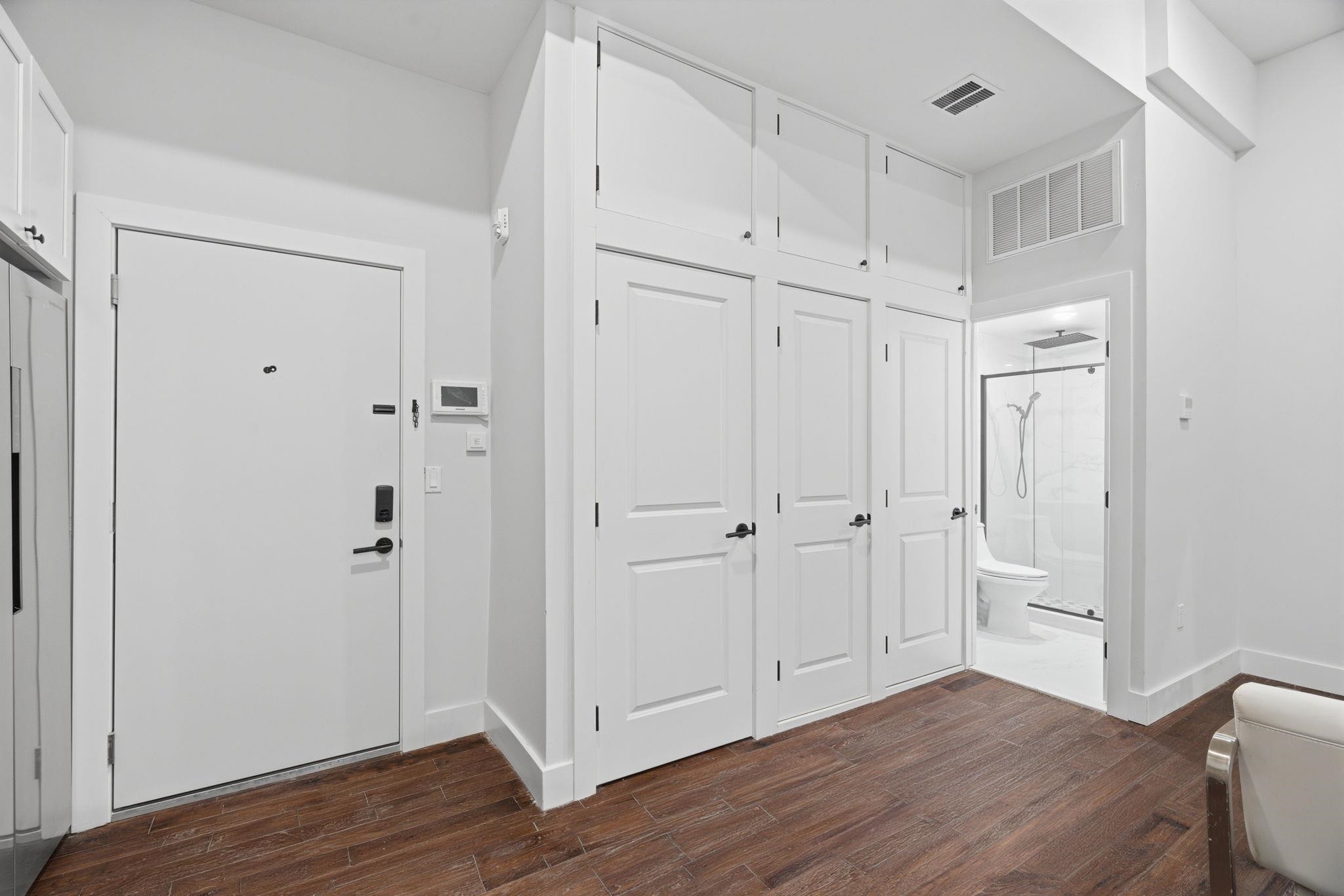 104 GLENWOOD AVE Unit: 302