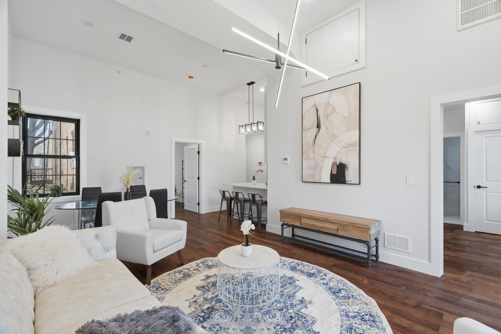 104 GLENWOOD AVE Unit: 302