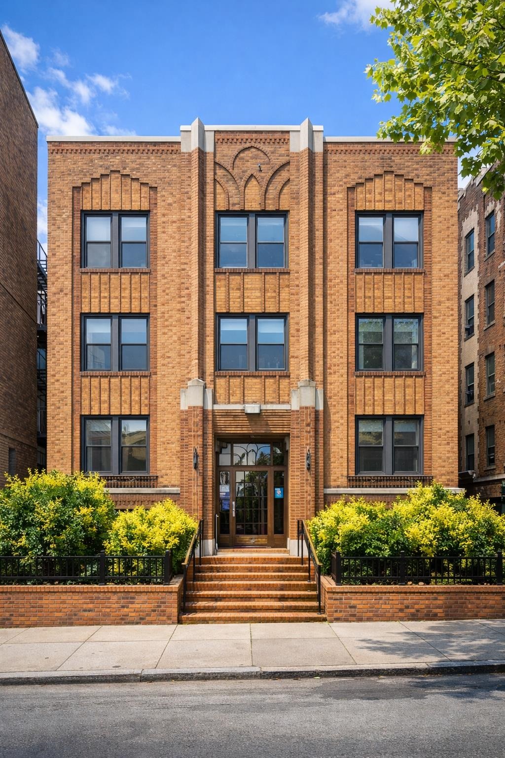 104 GLENWOOD AVE Unit: 302