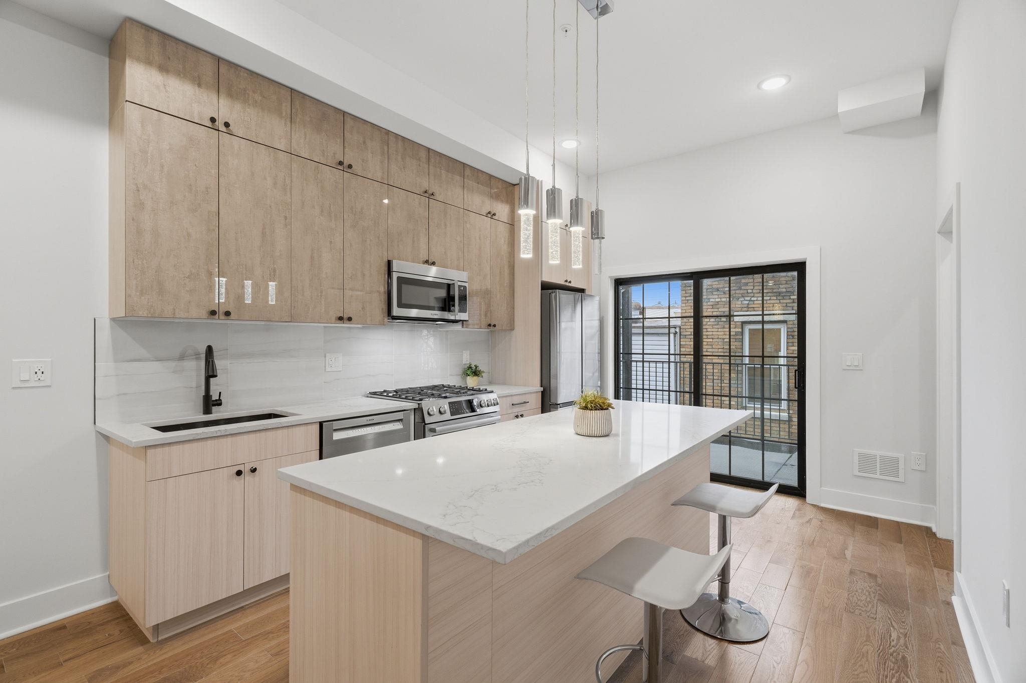 545 PALISADE AVE Unit: 2