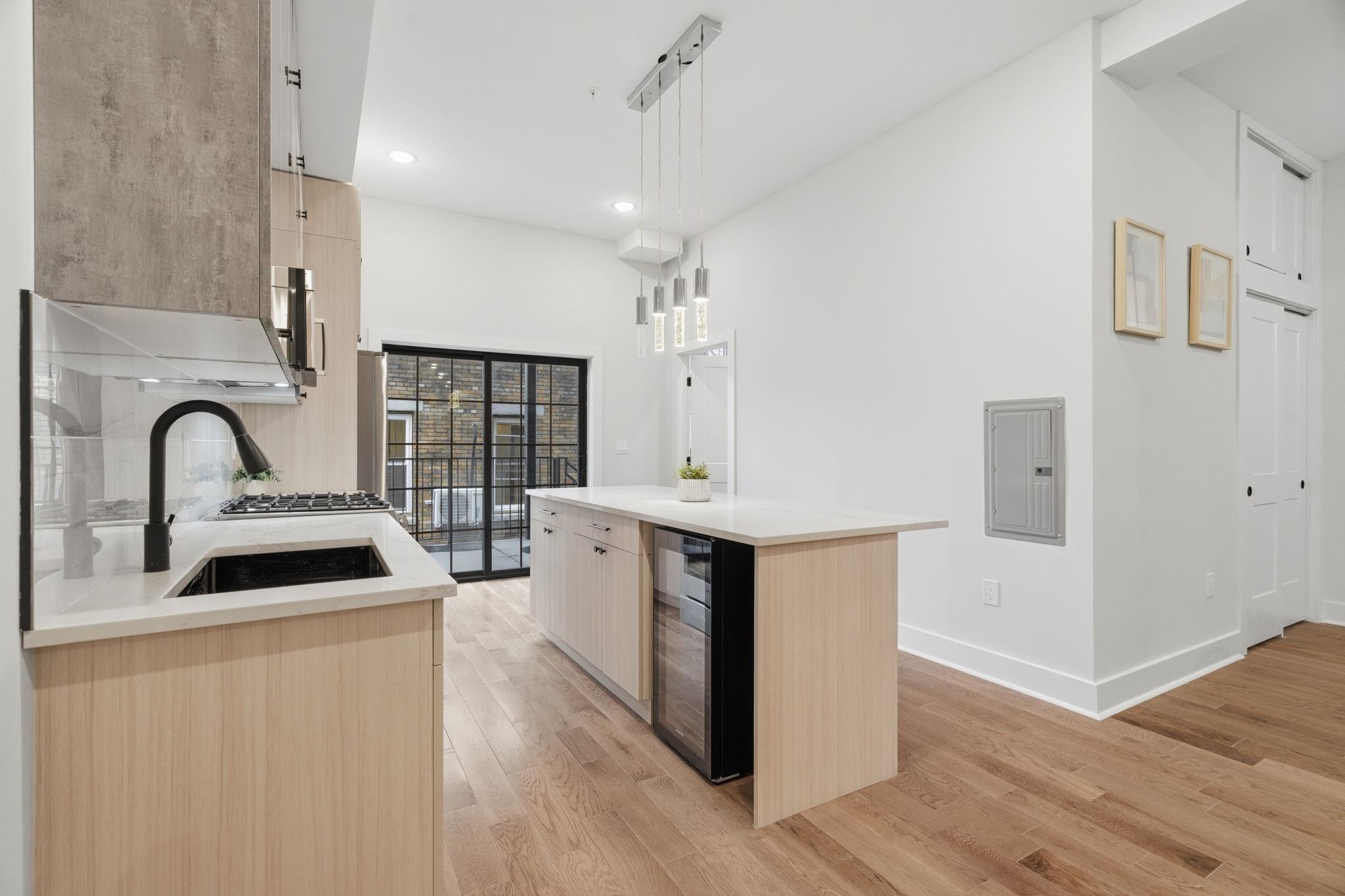 545 PALISADE AVE Unit: 2