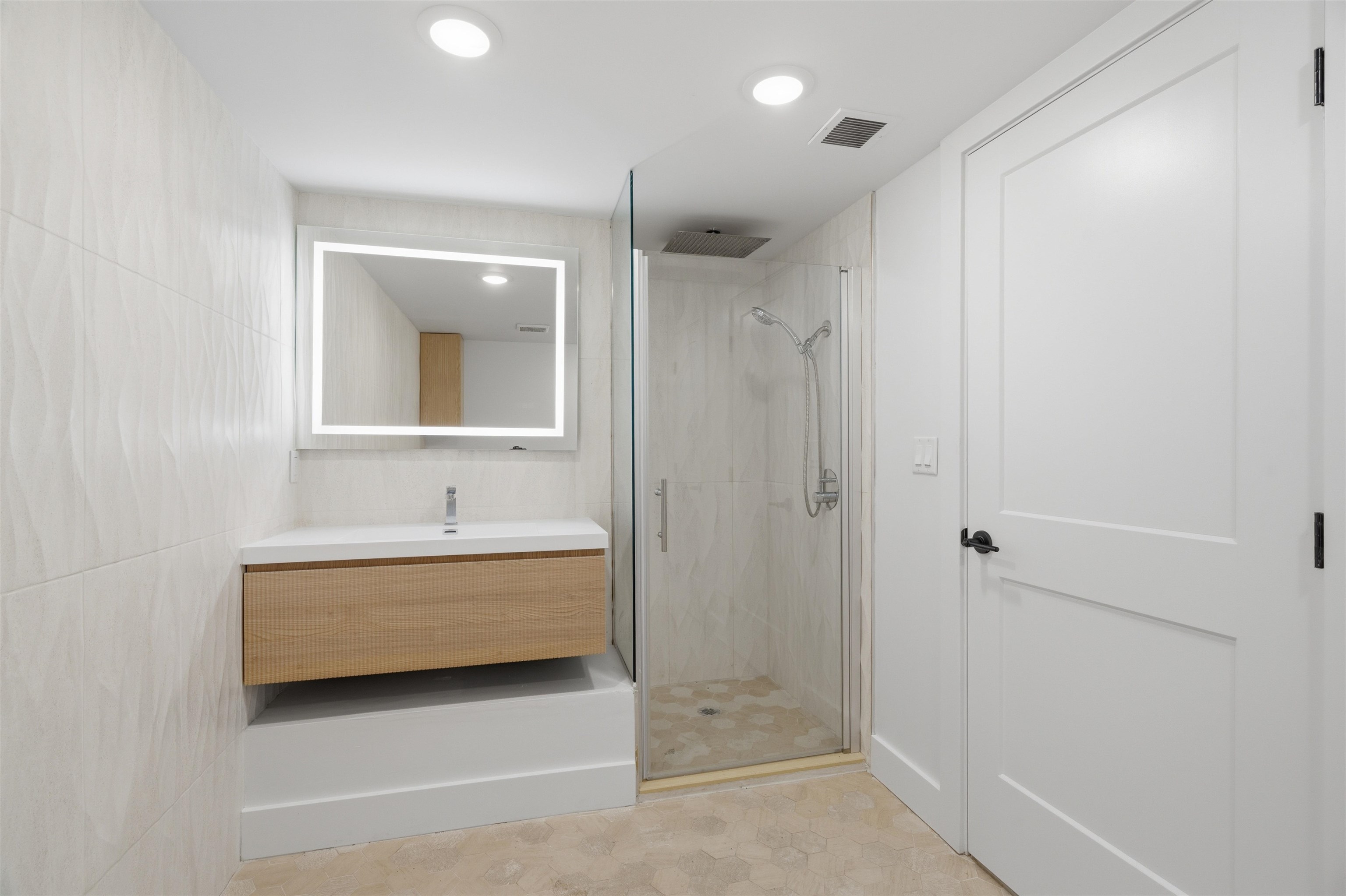 545 PALISADE AVE Unit: 1