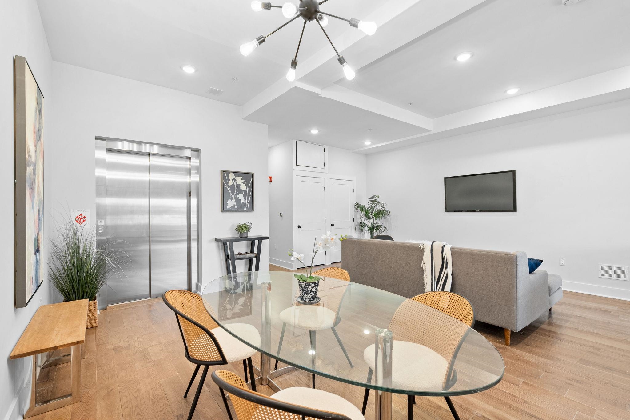 545 PALISADE AVE Unit: 2A
