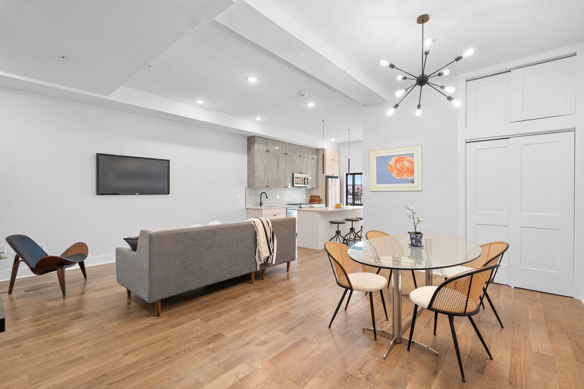 545 PALISADE AVE Unit: 2A