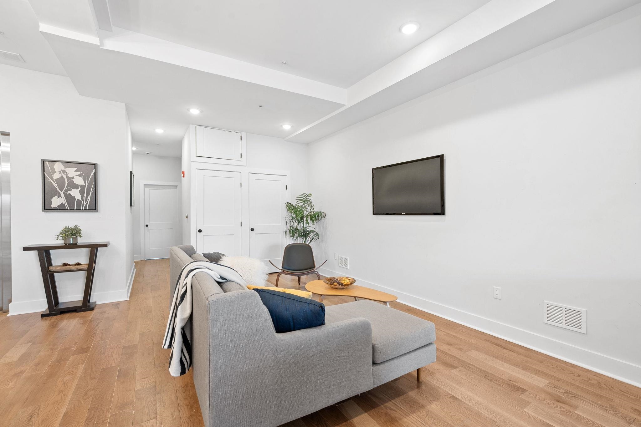 545 PALISADE AVE Unit: 2A