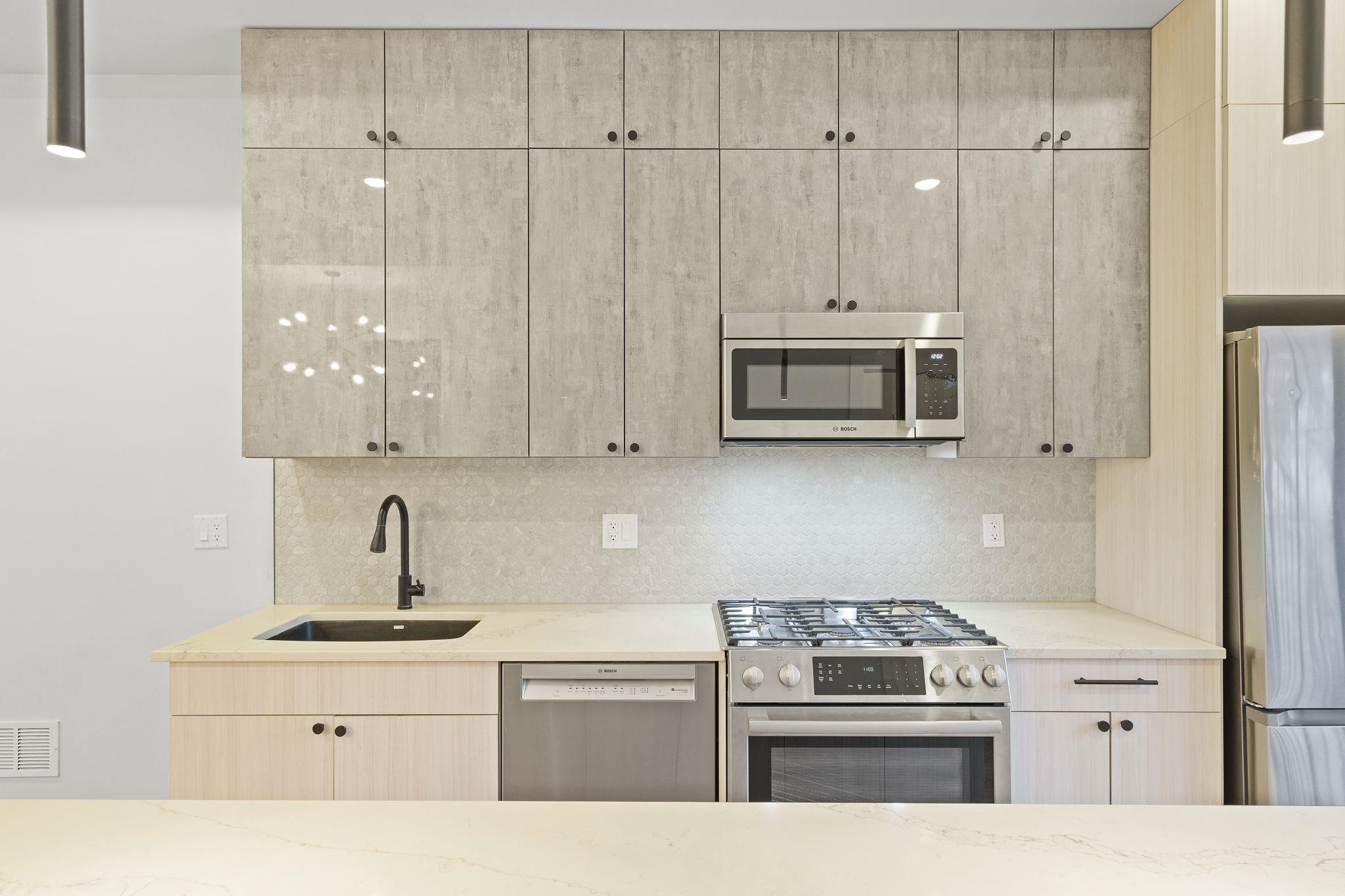 545 PALISADE AVE Unit: 2A