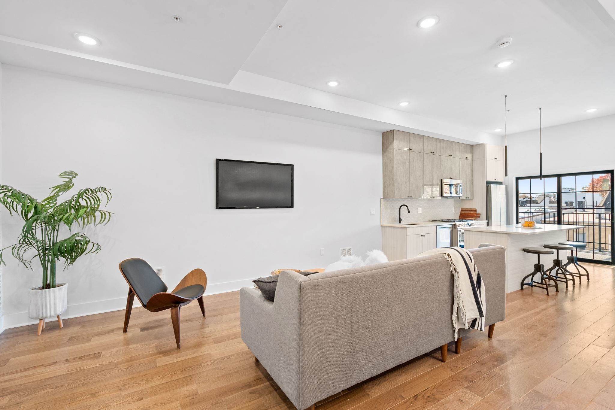545 PALISADE AVE Unit: 2A
