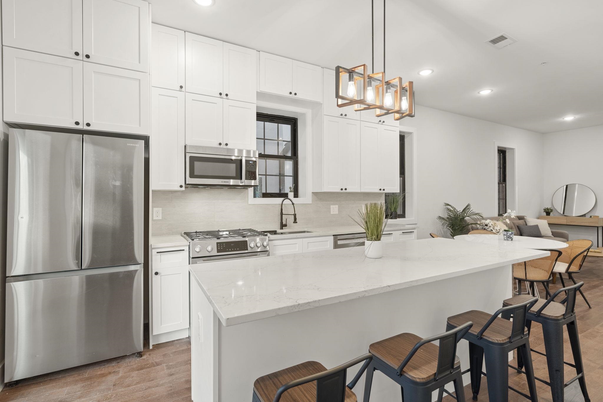 547 PALISADE AVE Unit: 2