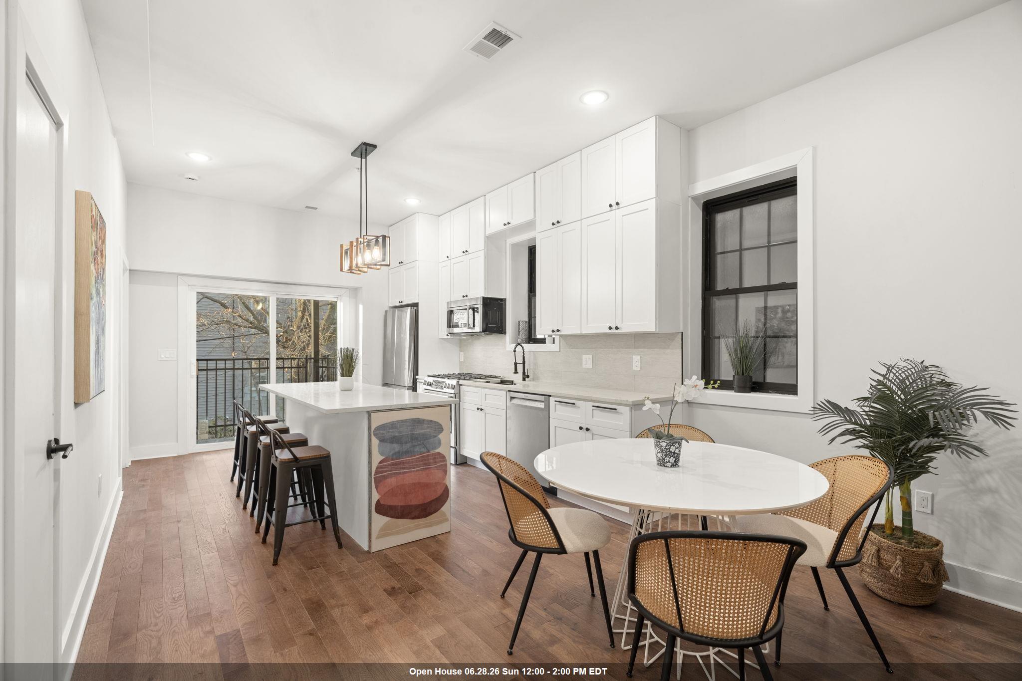 547 PALISADE AVE Unit: 2