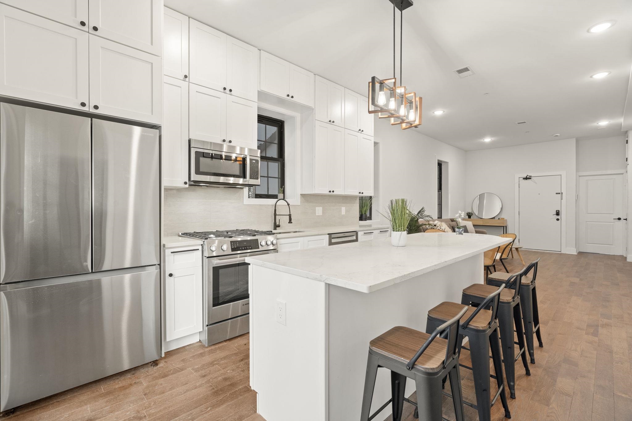 547 PALISADE AVE Unit: 2