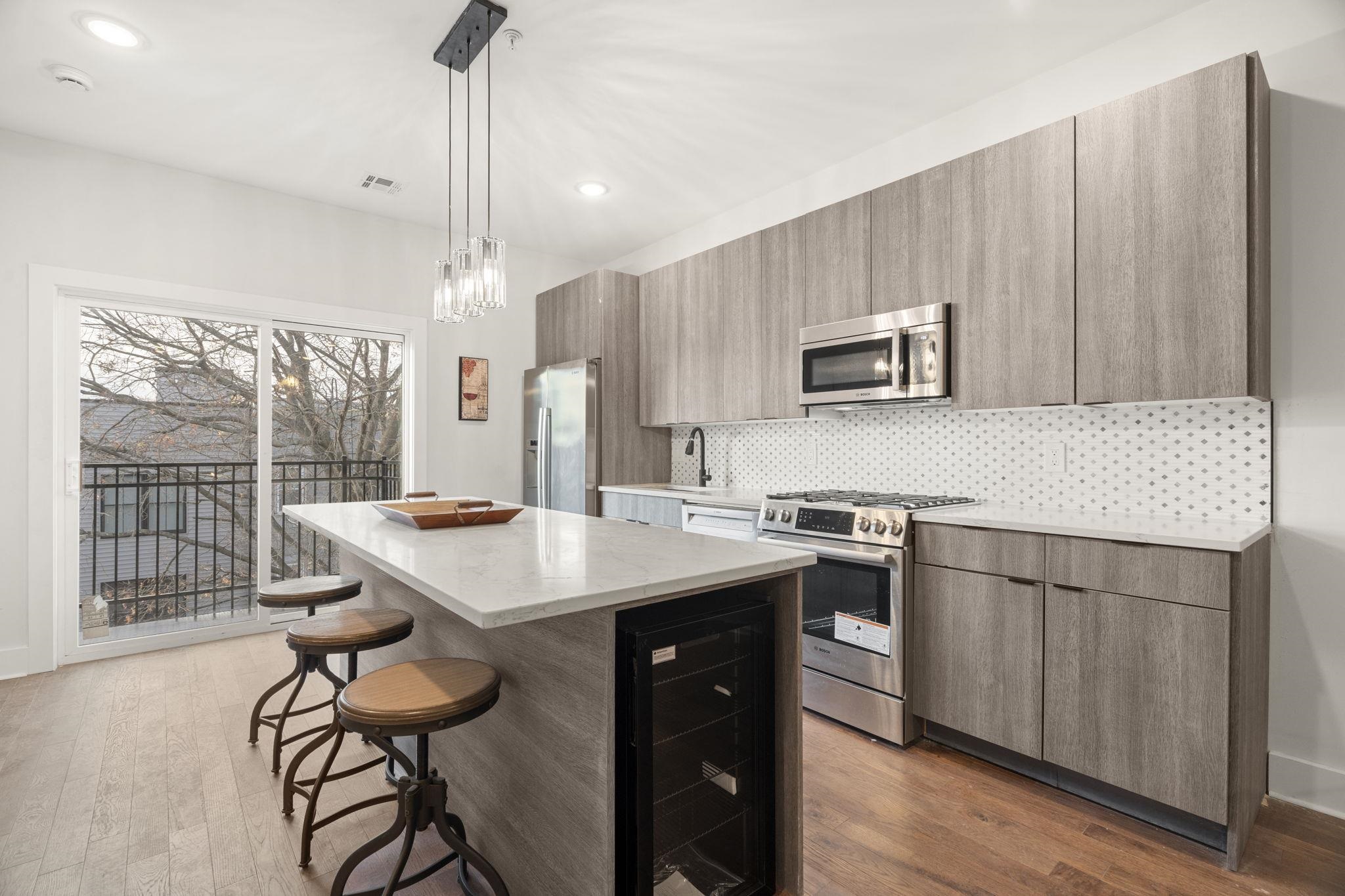 547 PALISADE AVE Unit: 3