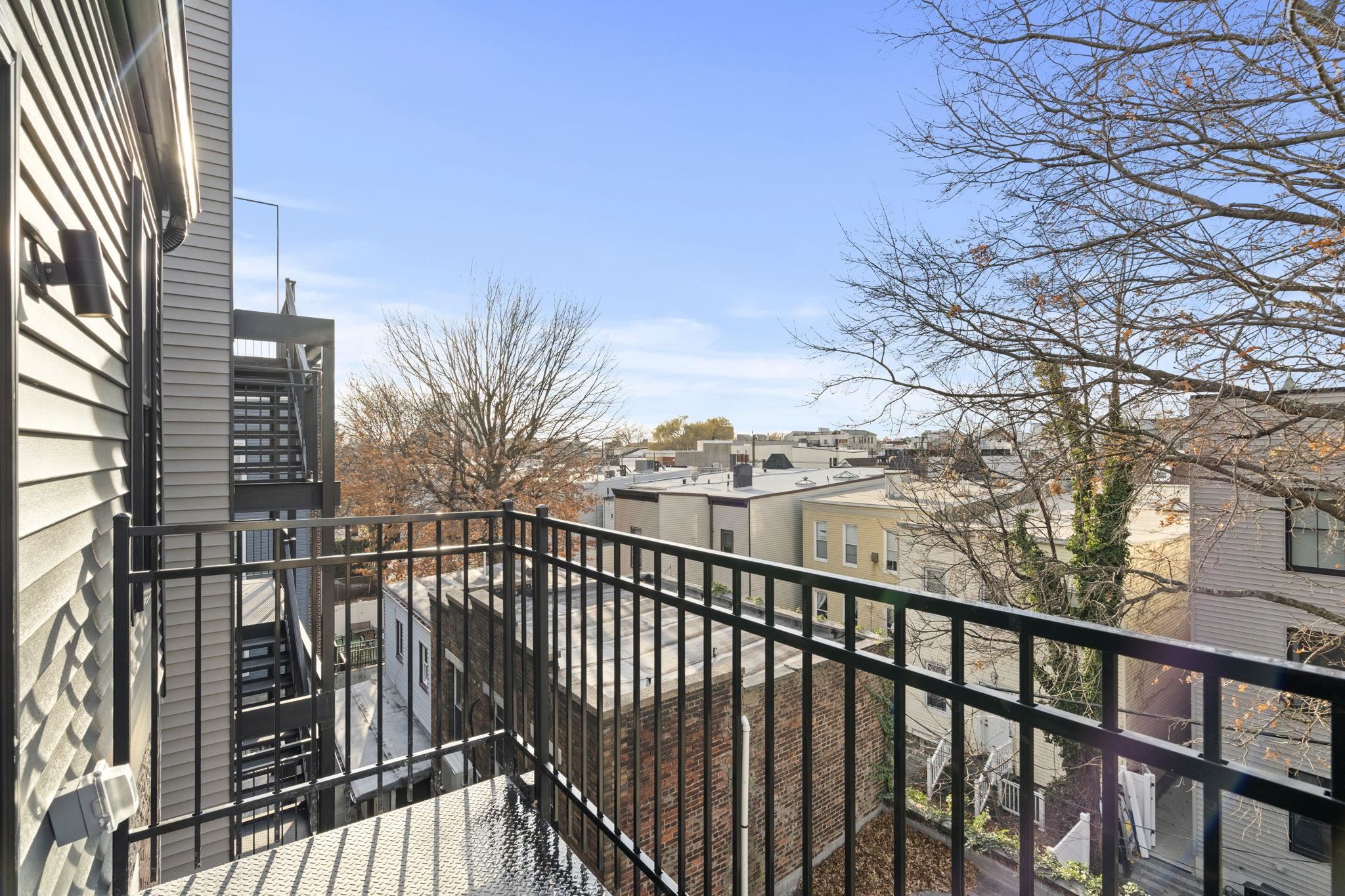 547 PALISADE AVE Unit: 3