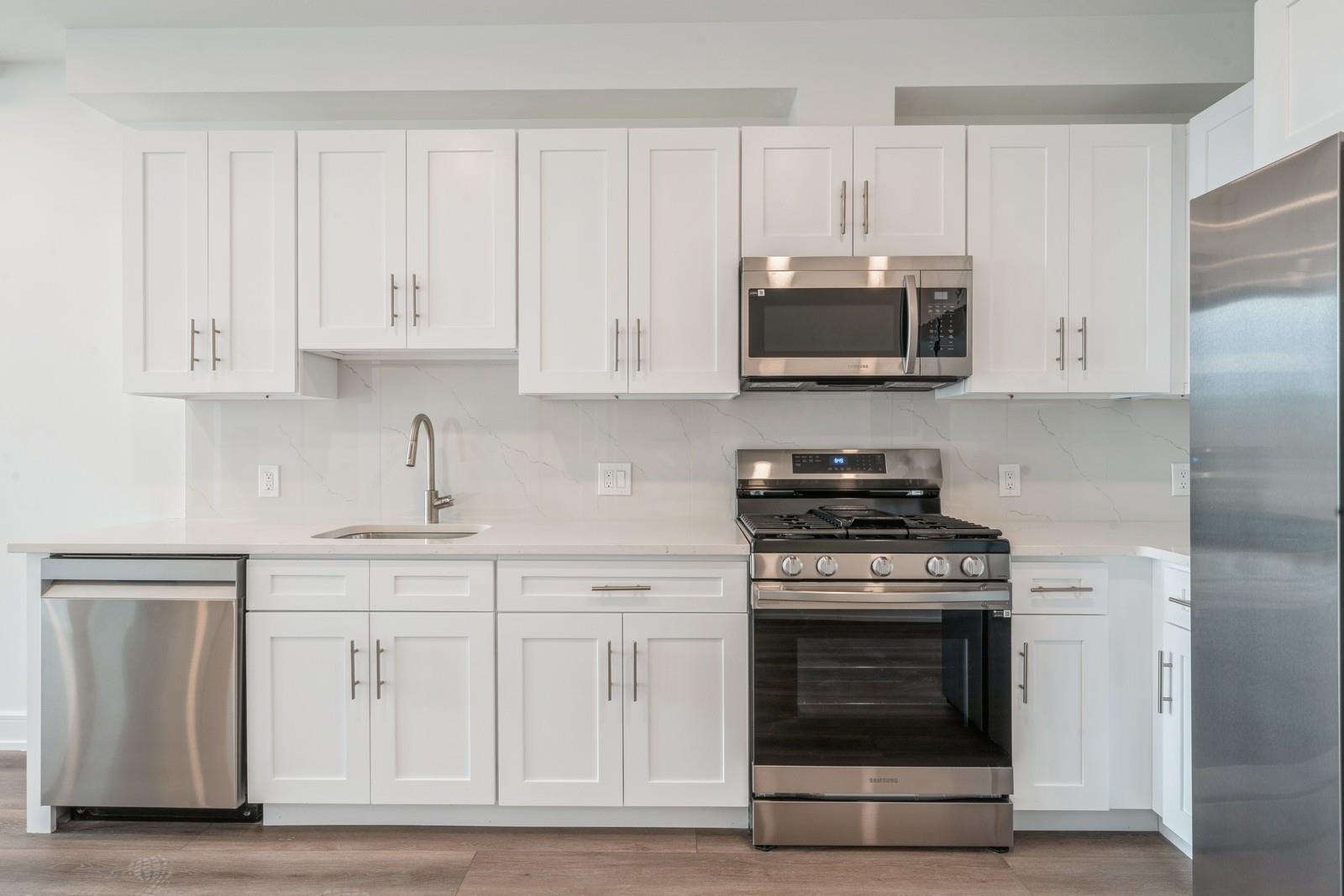 32 JONES ST Unit: 501