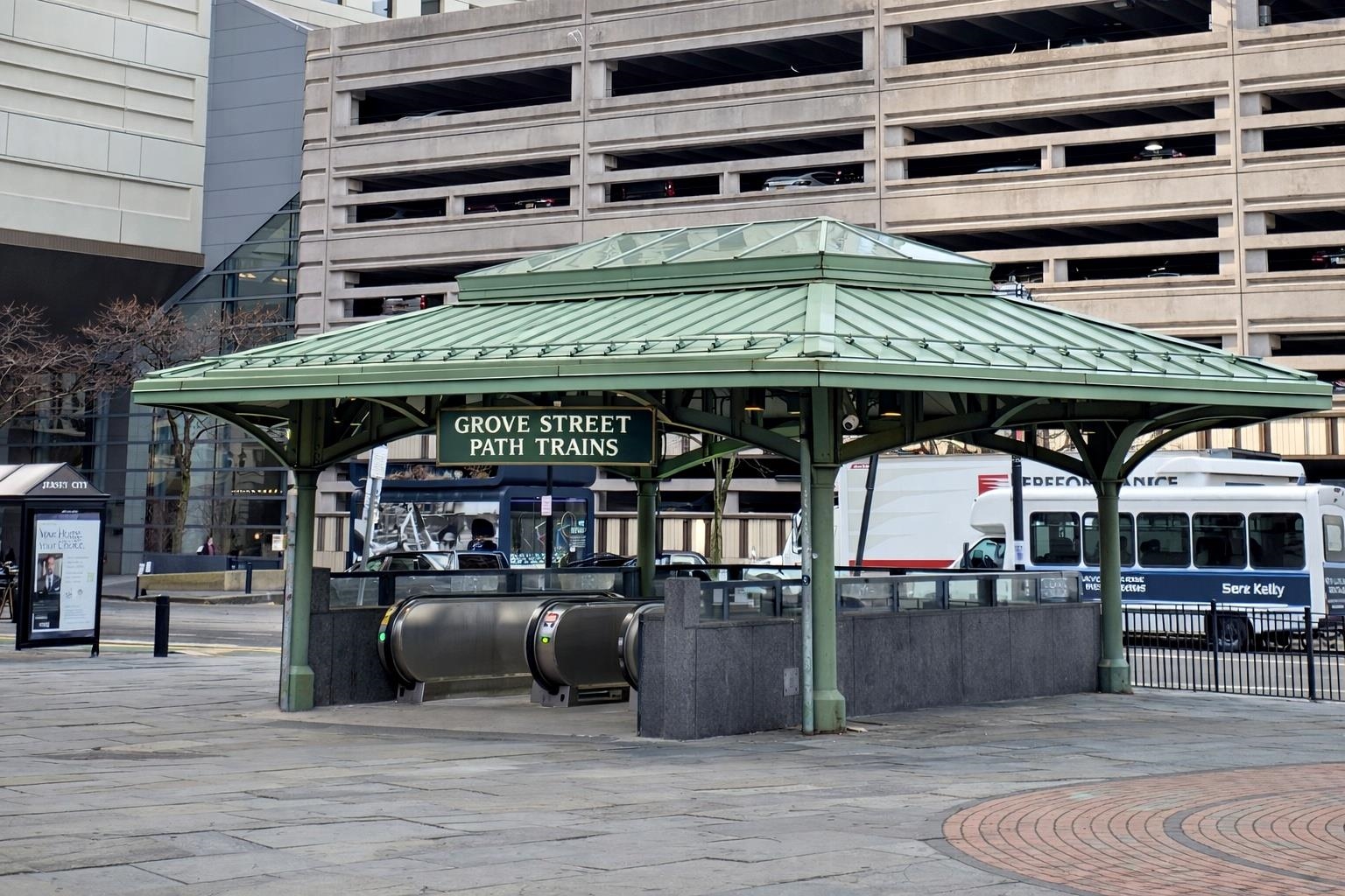 135 MONTGOMERY ST Unit: 2