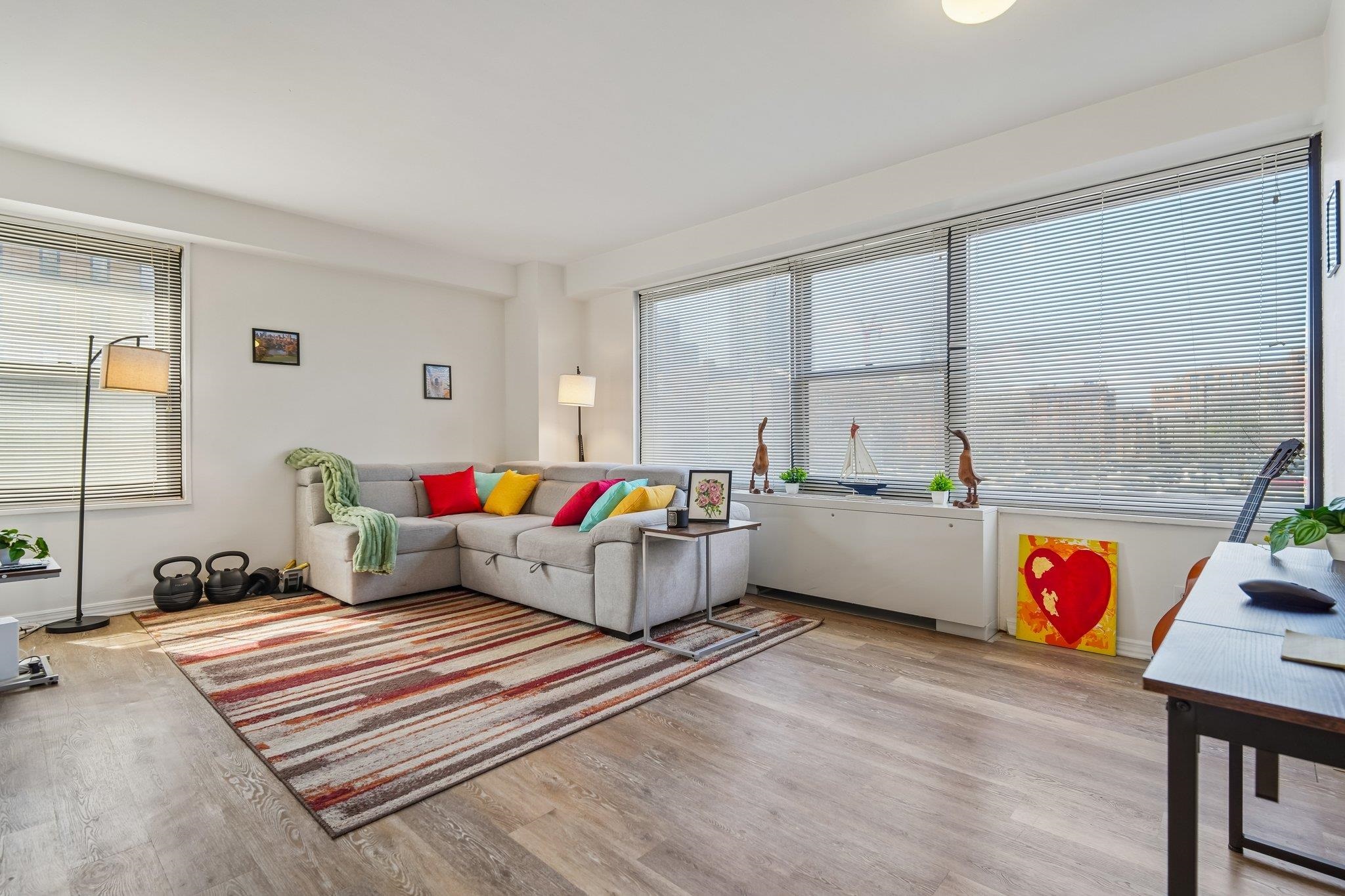 135 MONTGOMERY ST Unit: 2