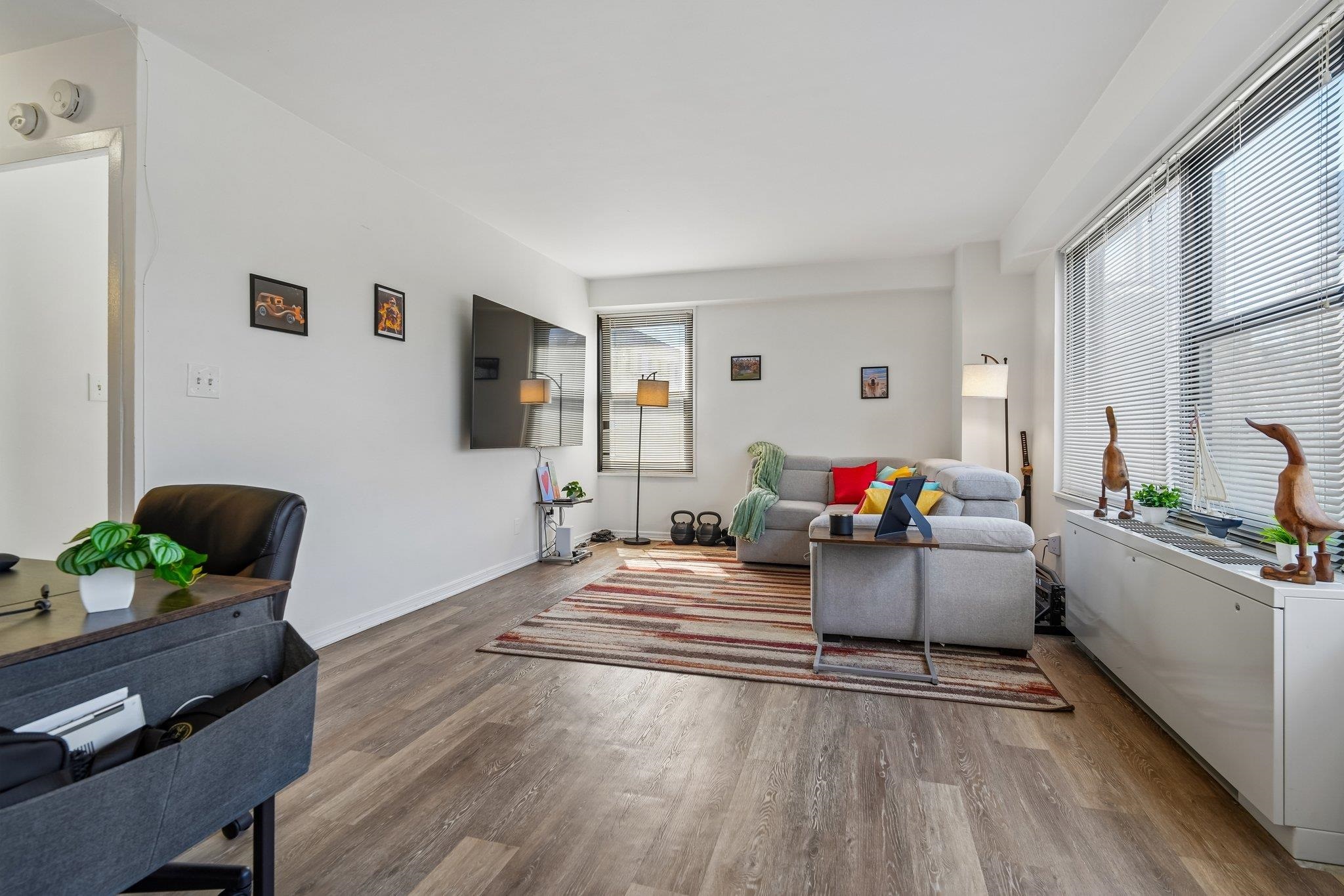 135 MONTGOMERY ST Unit: 2