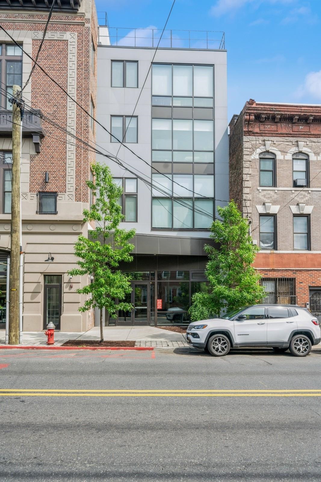 520 PALISADE AVE Unit: 405