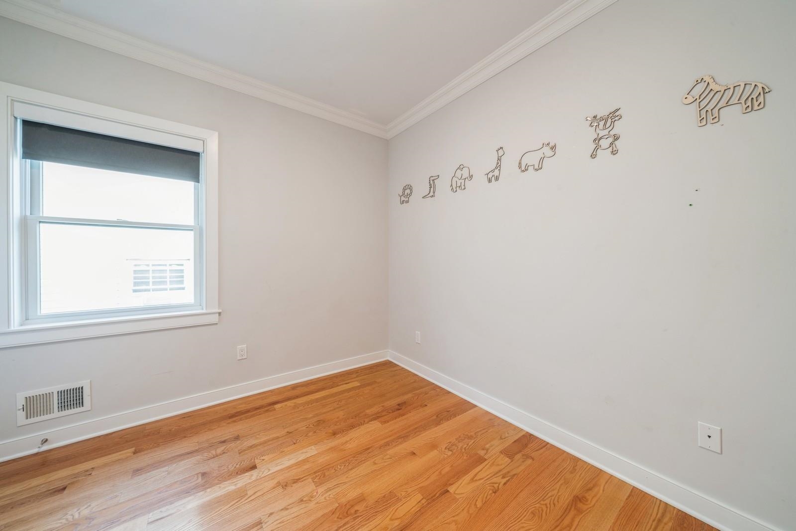 225 COLUMBIA AVE Unit: 1