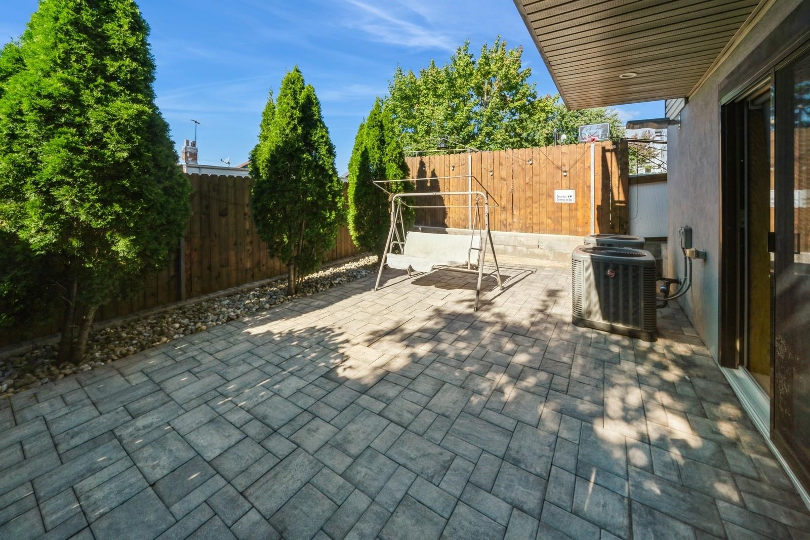 225 COLUMBIA AVE Unit: 1