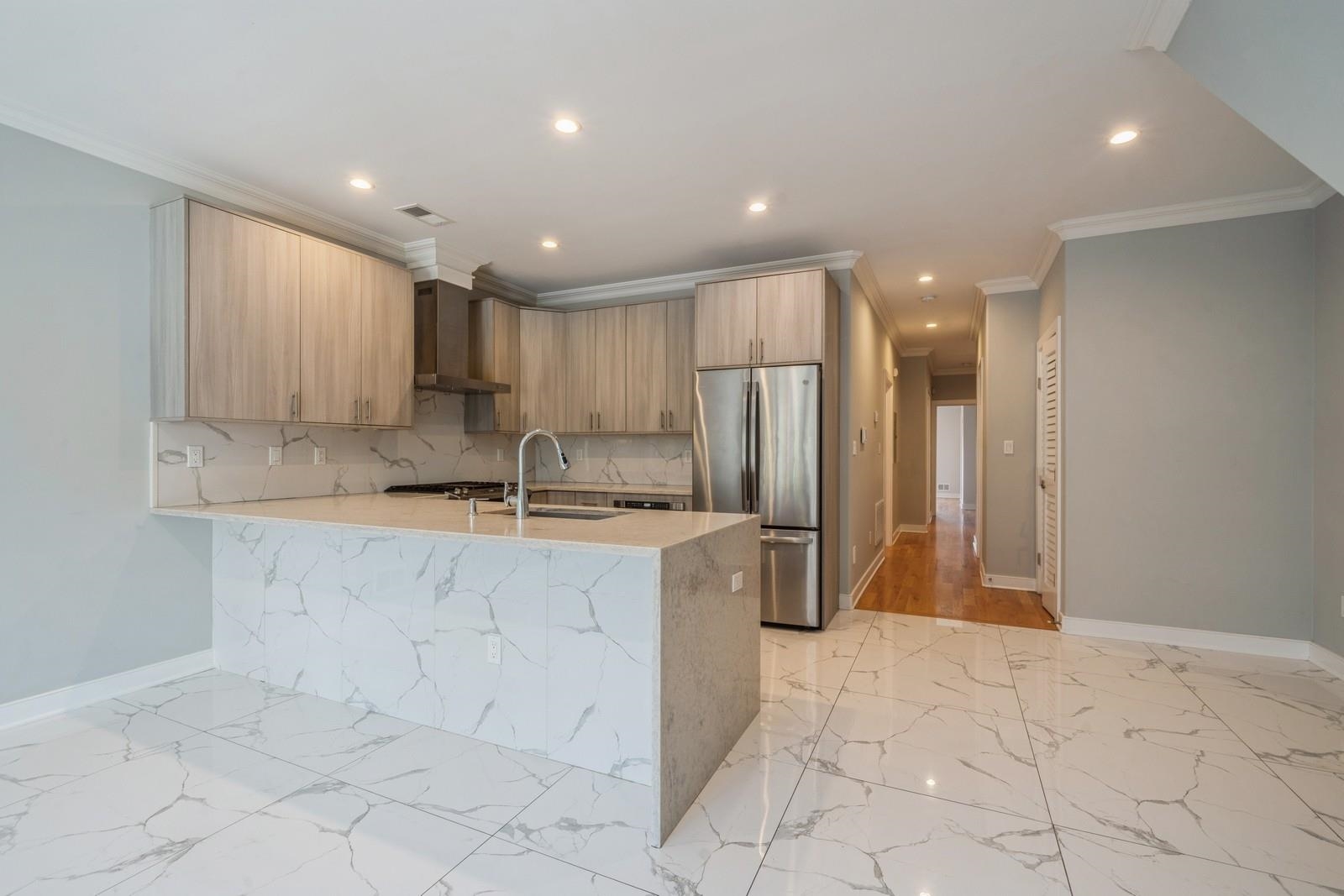 225 COLUMBIA AVE Unit: 1