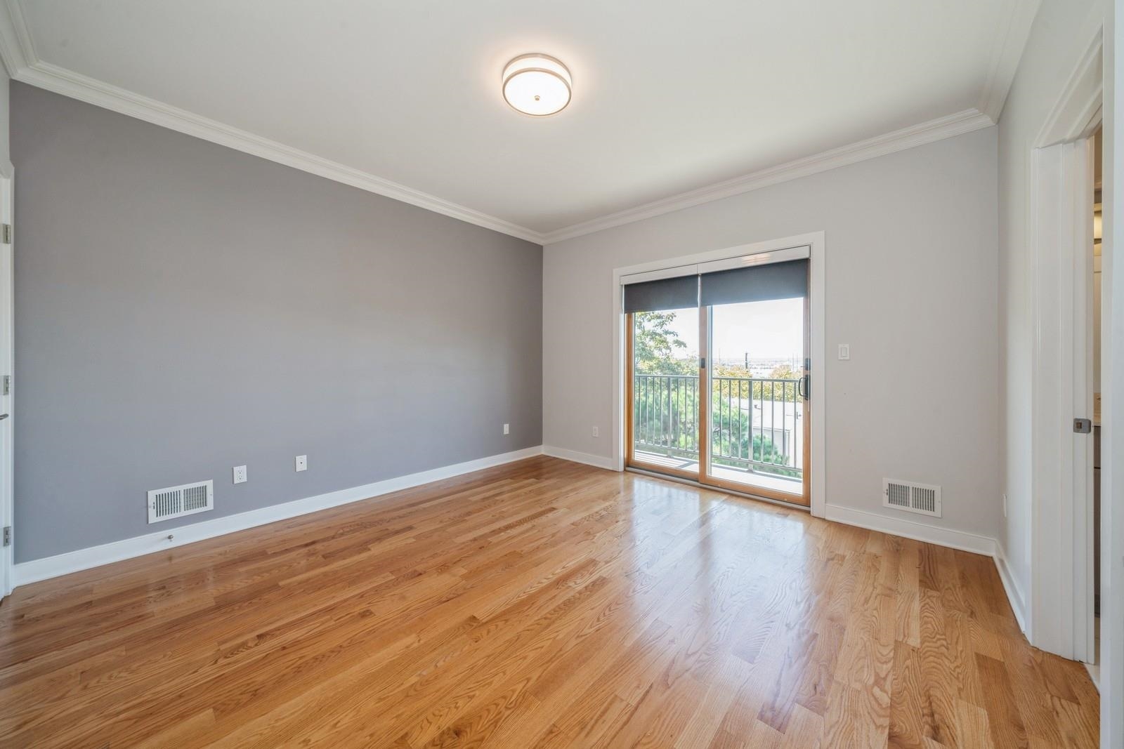 225 COLUMBIA AVE Unit: 1