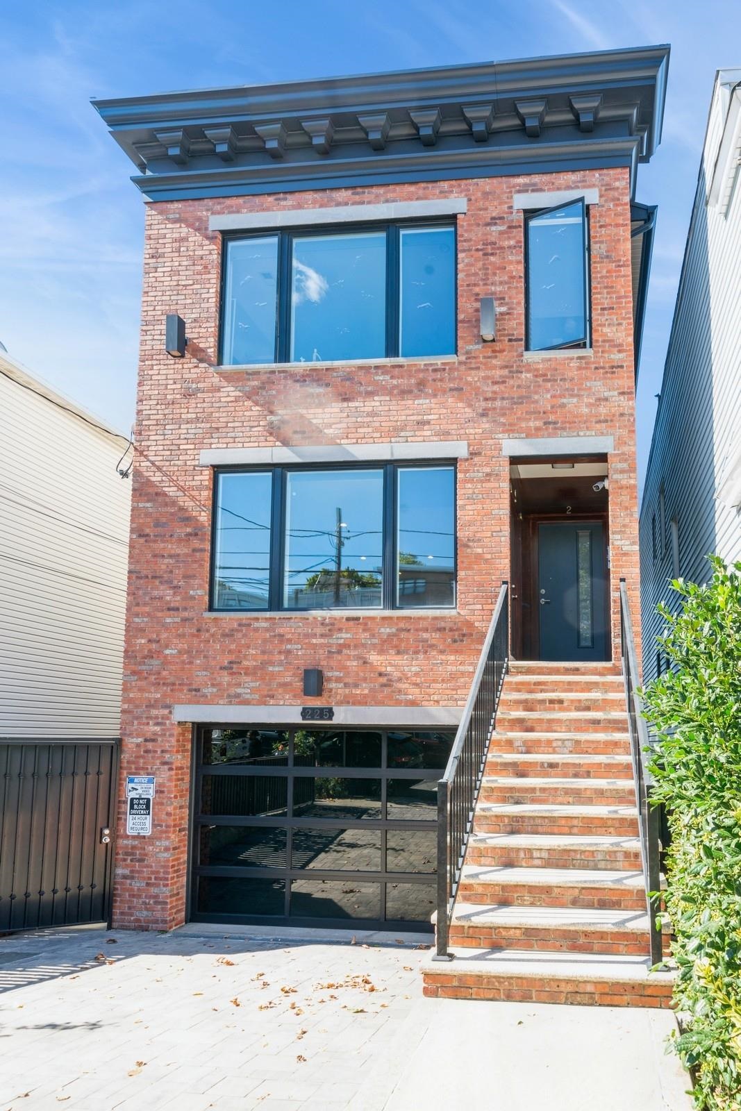 225 COLUMBIA AVE Unit: 1