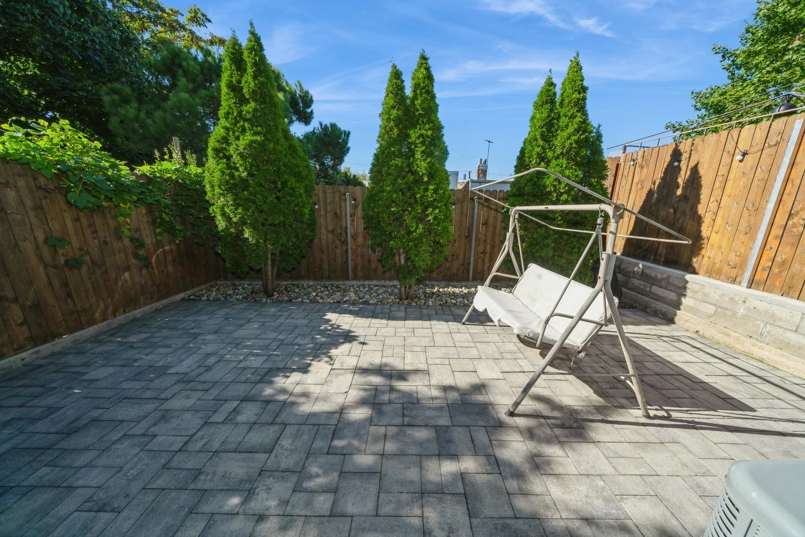 225 COLUMBIA AVE Unit: 1