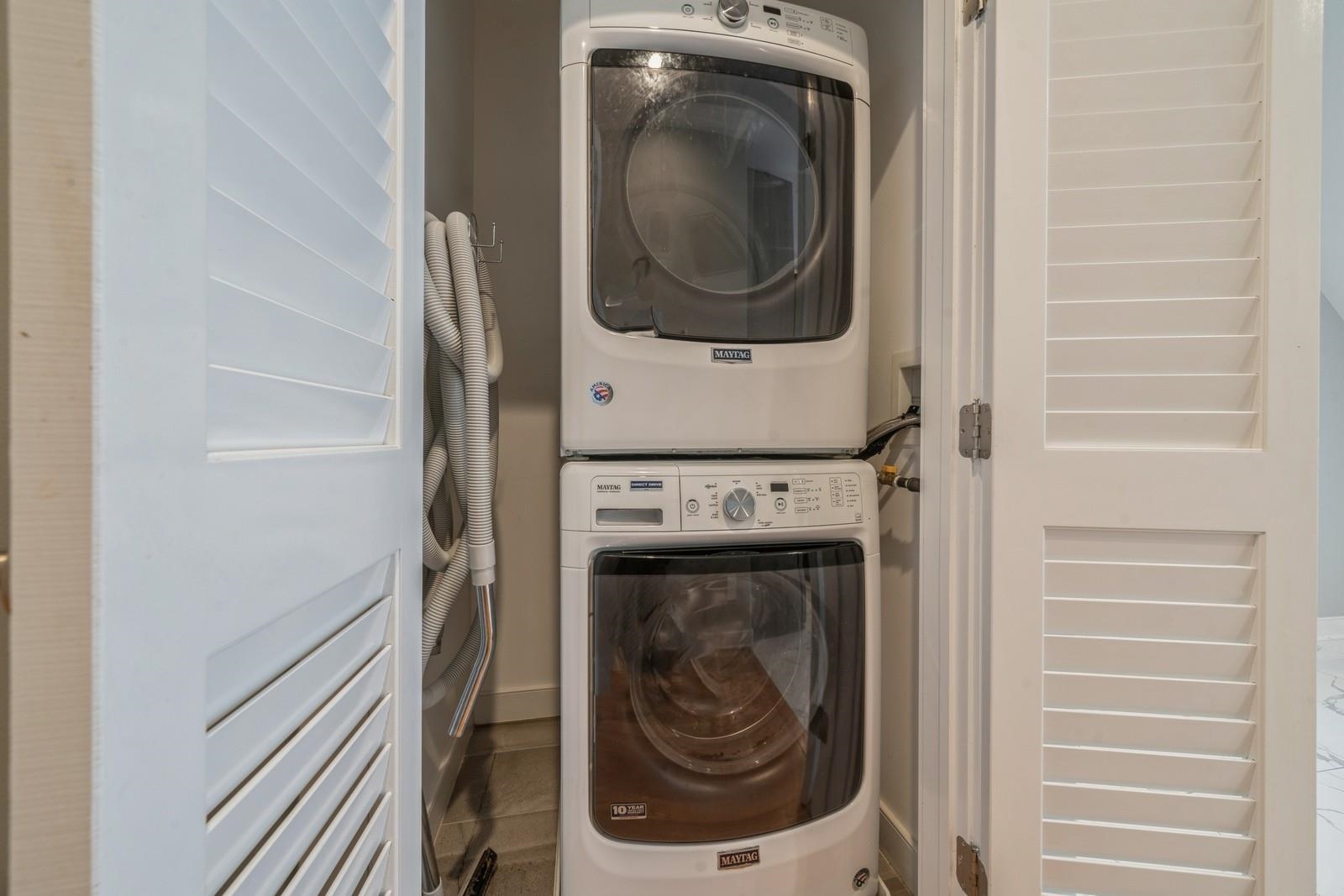 225 COLUMBIA AVE Unit: 1