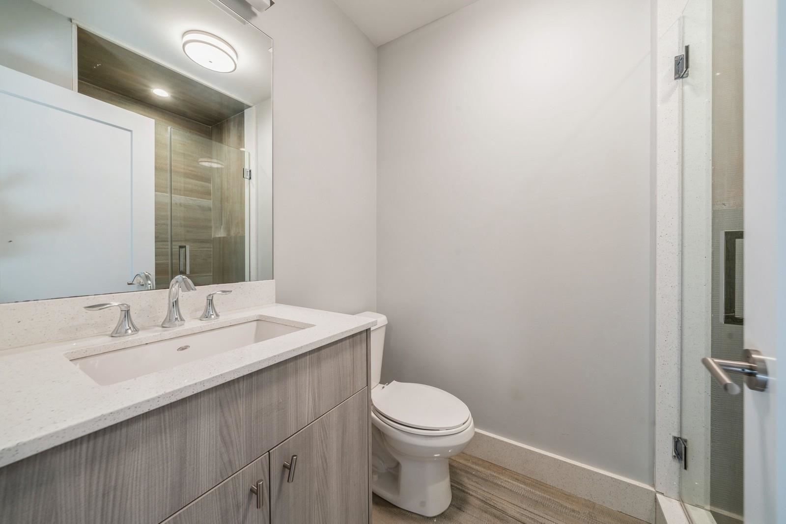225 COLUMBIA AVE Unit: 1