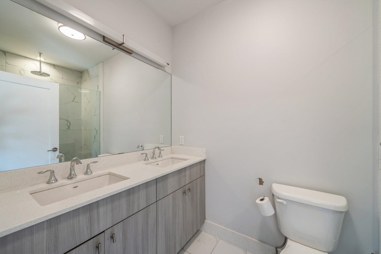 225 COLUMBIA AVE Unit: 1