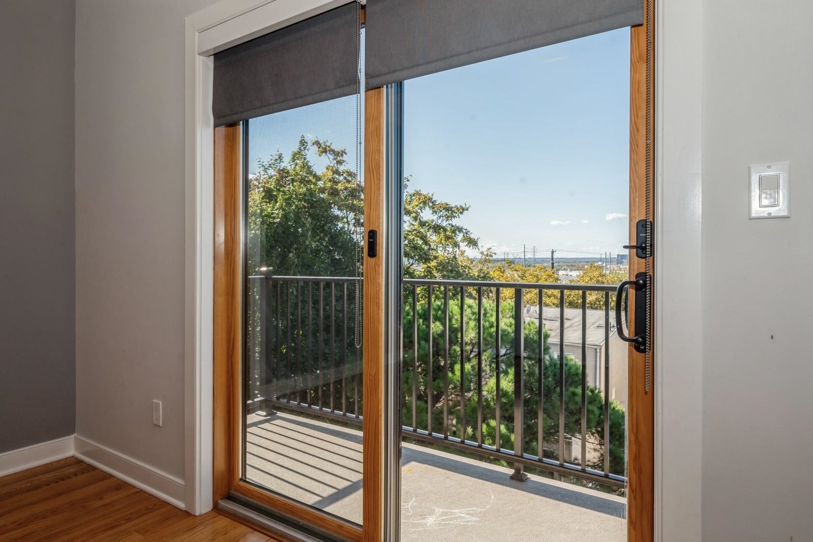 225 COLUMBIA AVE Unit: 1