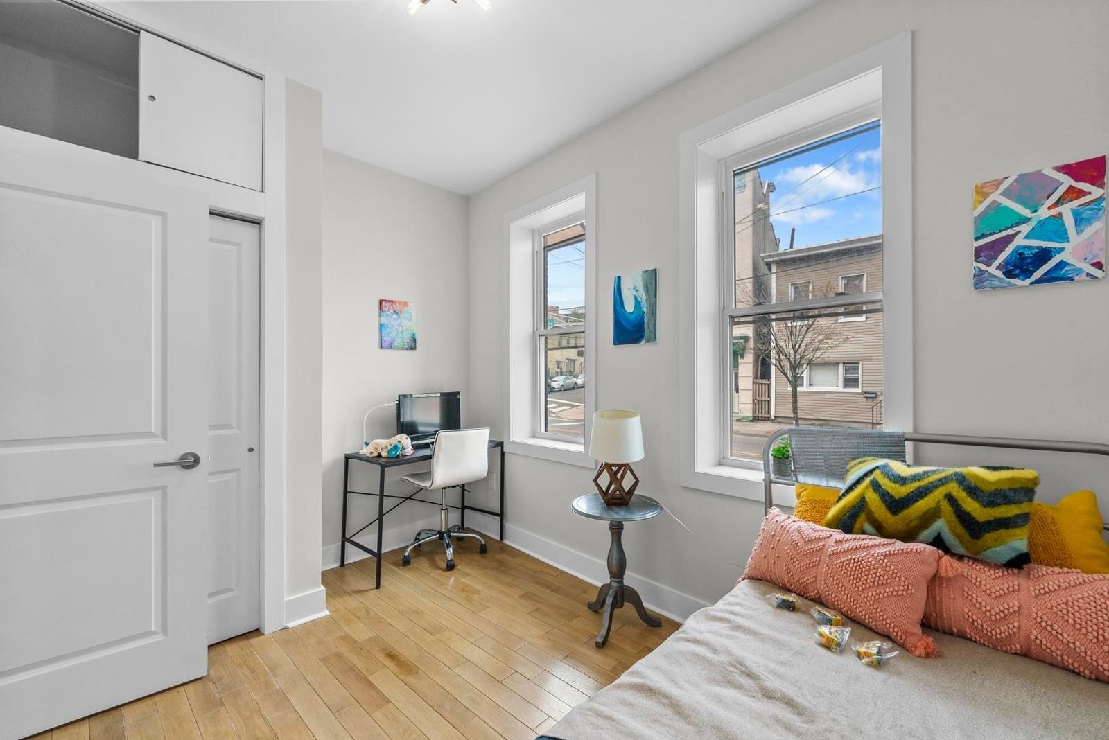 684 SUMMIT AVE Unit: 1