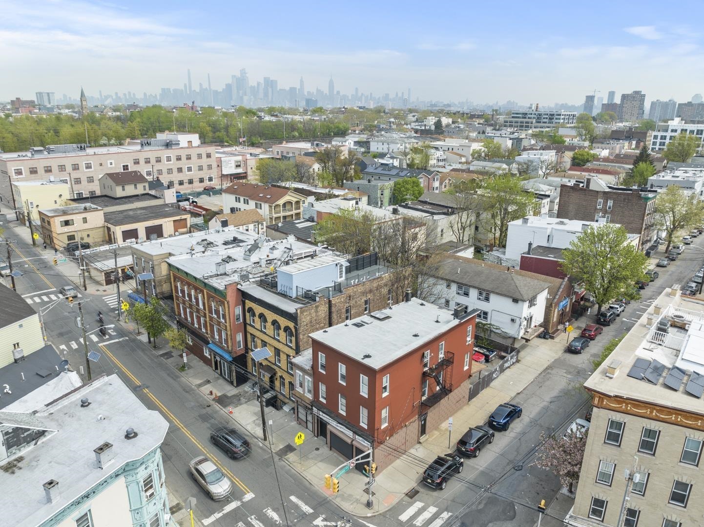 684 SUMMIT AVE Unit: 1