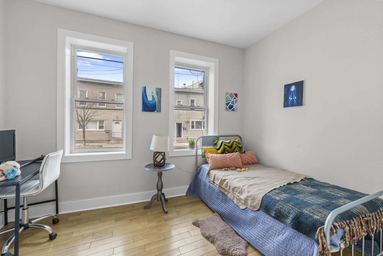 684 SUMMIT AVE Unit: 1