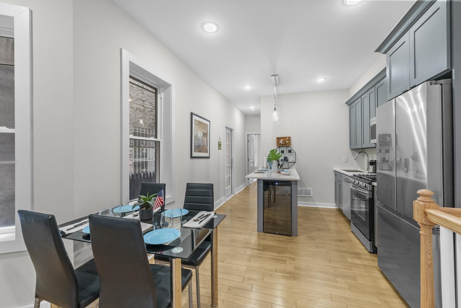 684 SUMMIT AVE Unit: 1