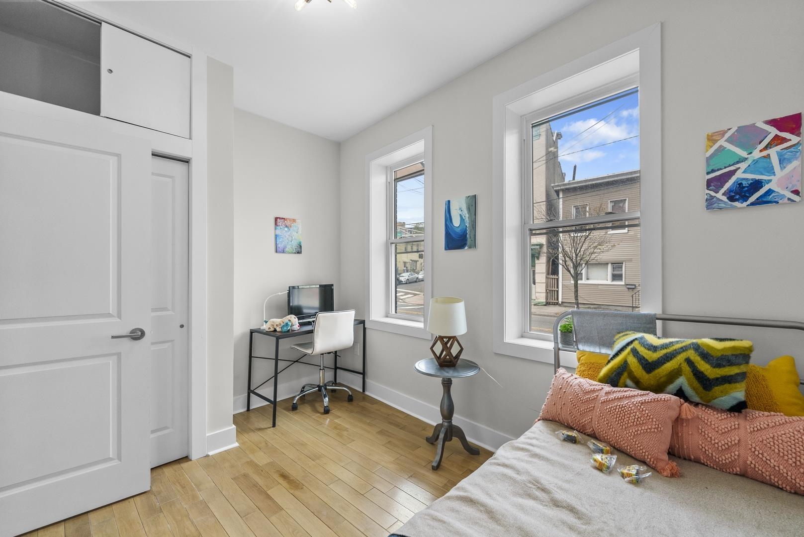 684 SUMMIT AVE Unit: 1