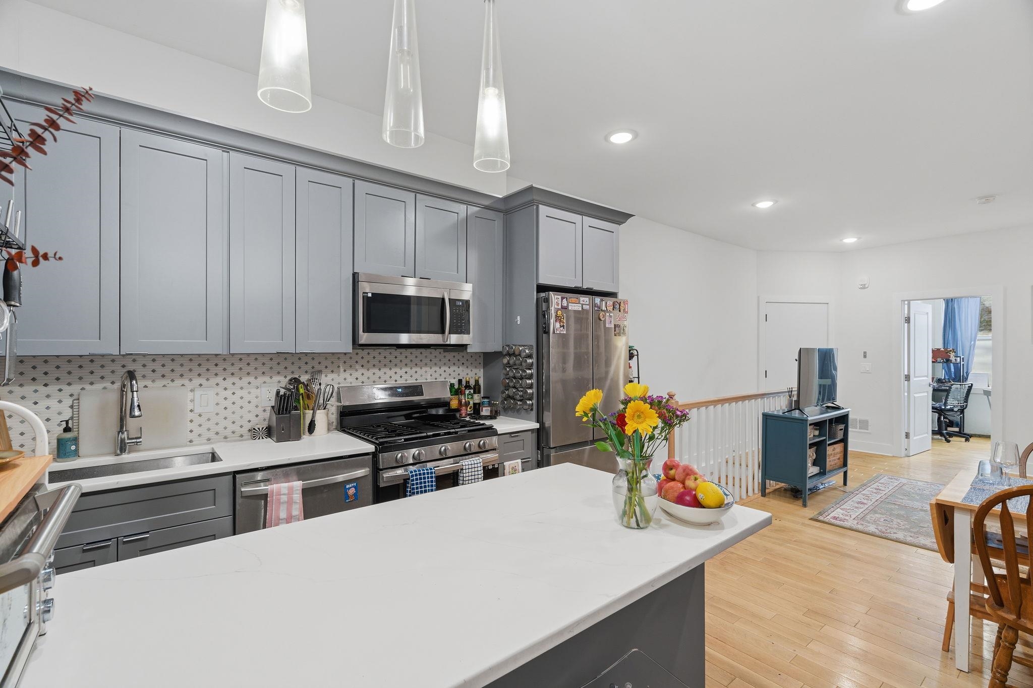 684 SUMMIT AVE Unit: 1