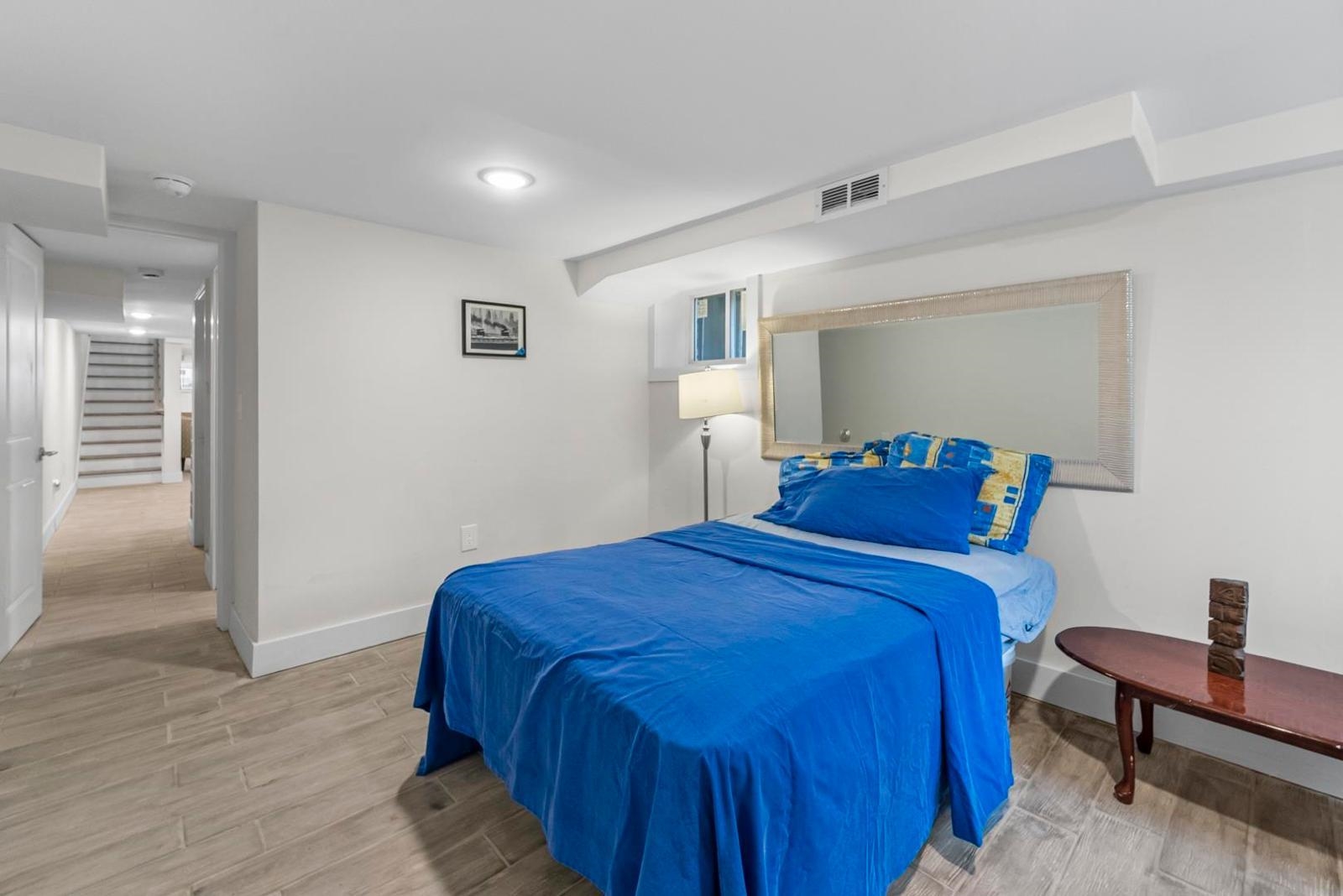 684 SUMMIT AVE Unit: 1