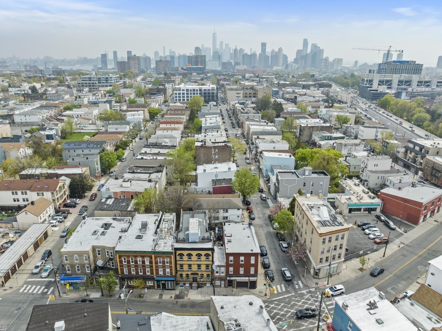 684 SUMMIT AVE Unit: 1