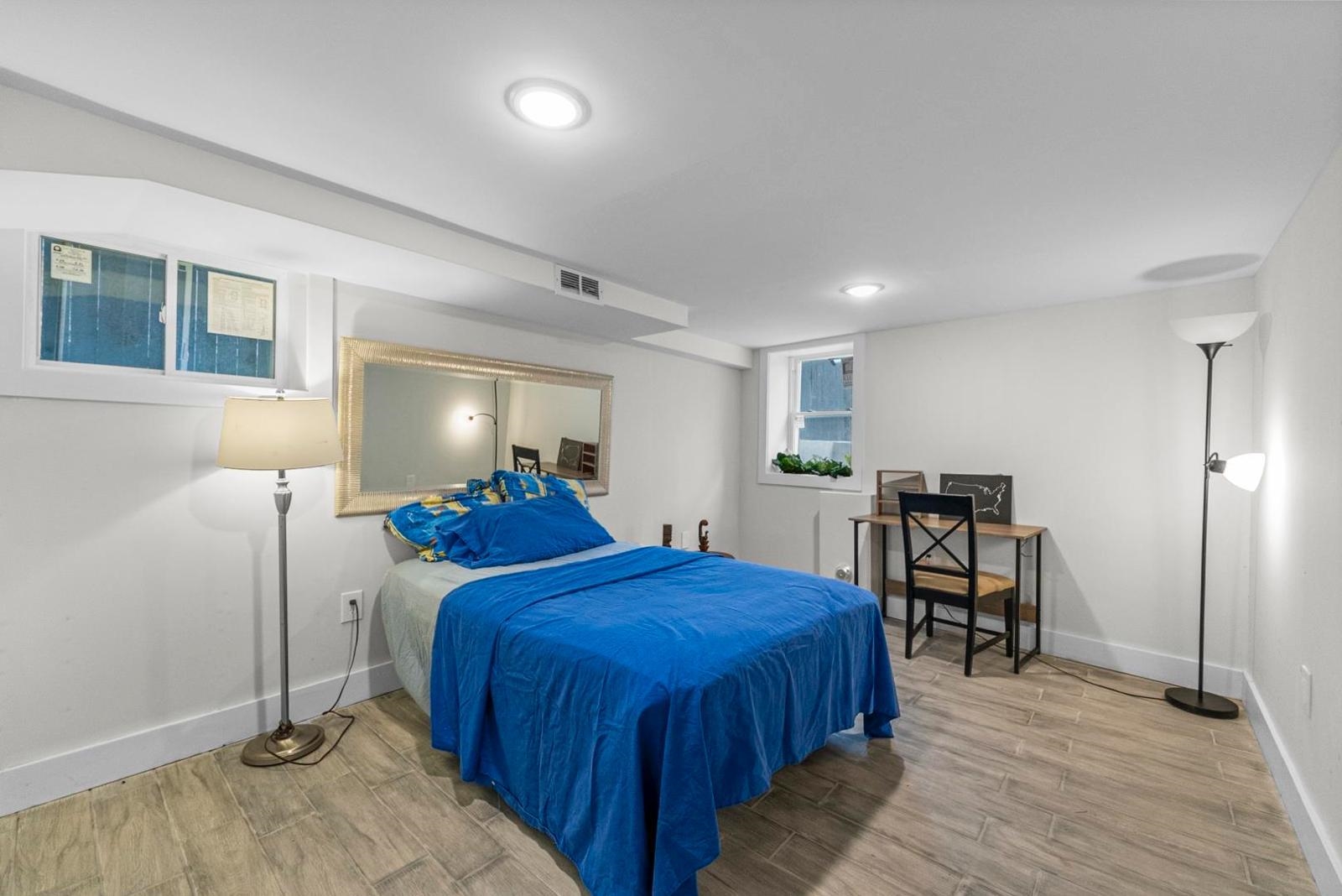 684 SUMMIT AVE Unit: 1