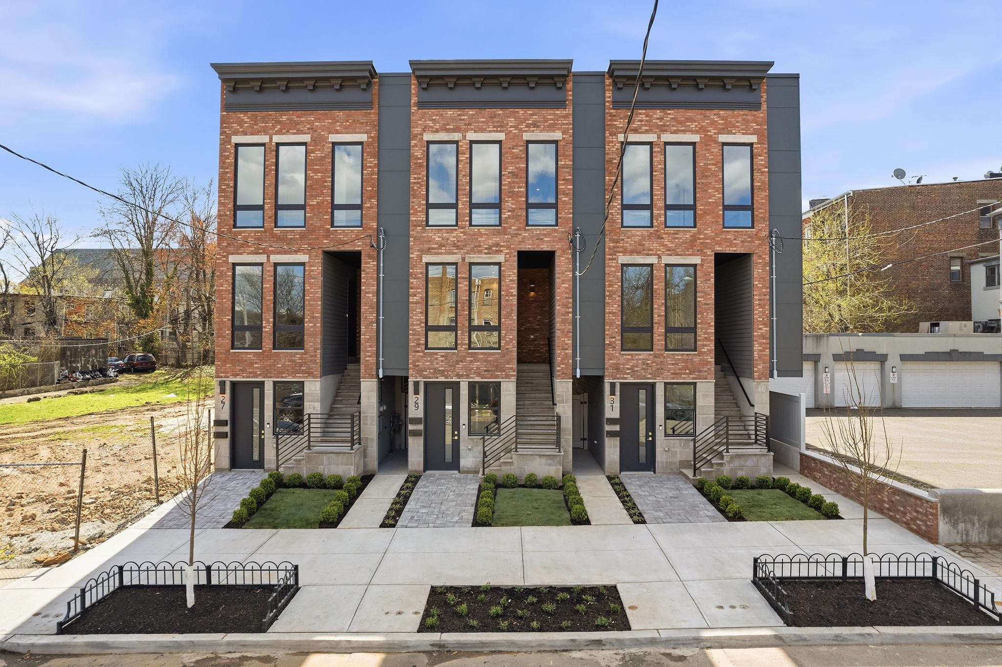 29 CLINTON AVE Unit: 2