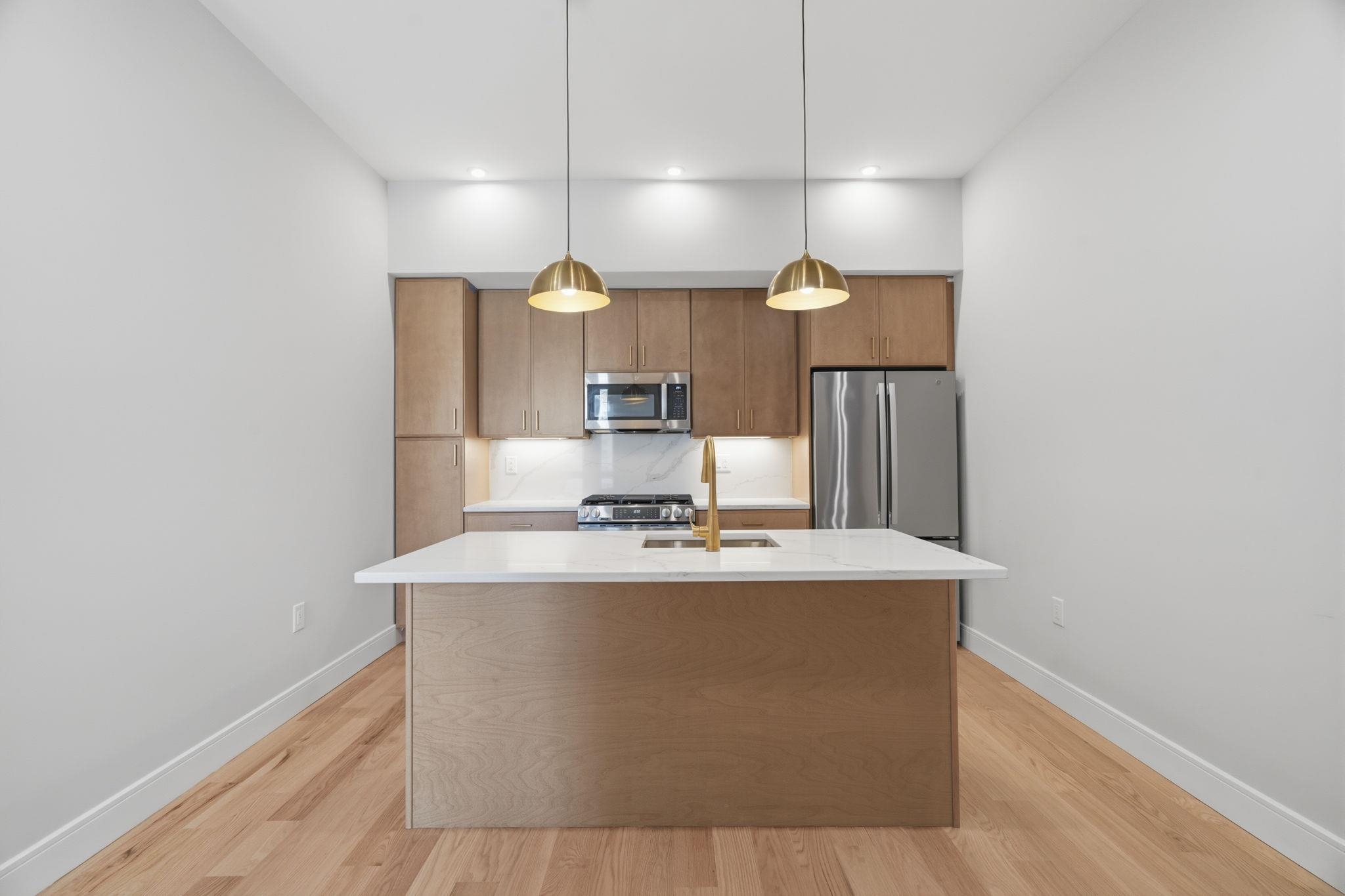 29 CLINTON AVE Unit: 2