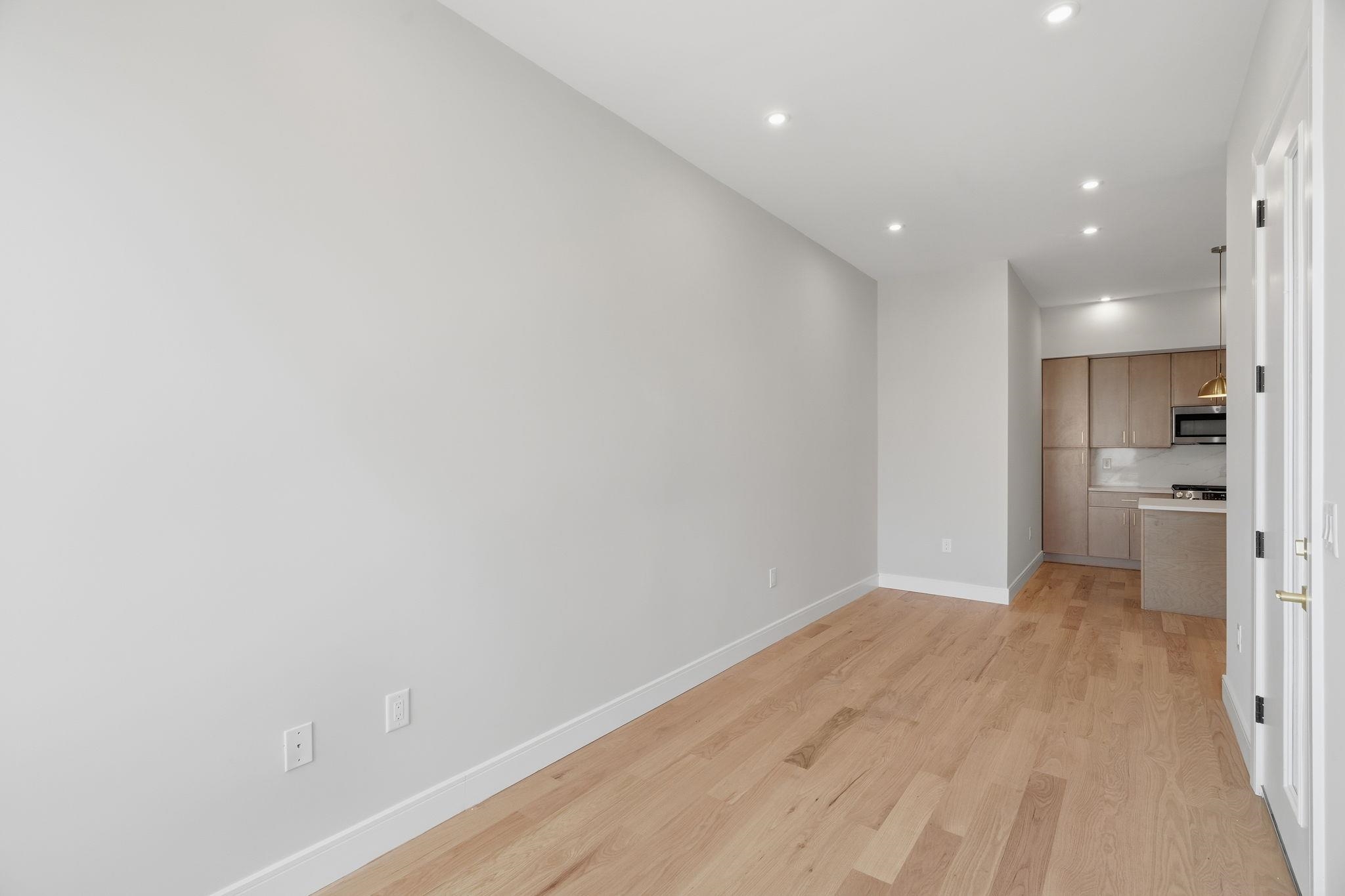 29 CLINTON AVE Unit: 2