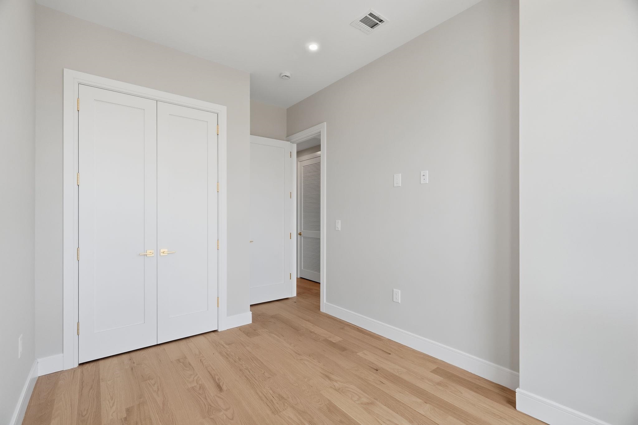 29 CLINTON AVE Unit: 2