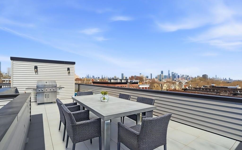 29 CLINTON AVE Unit: 2