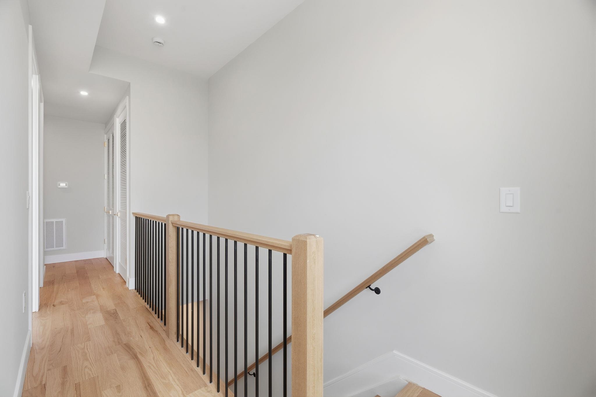 29 CLINTON AVE Unit: 2