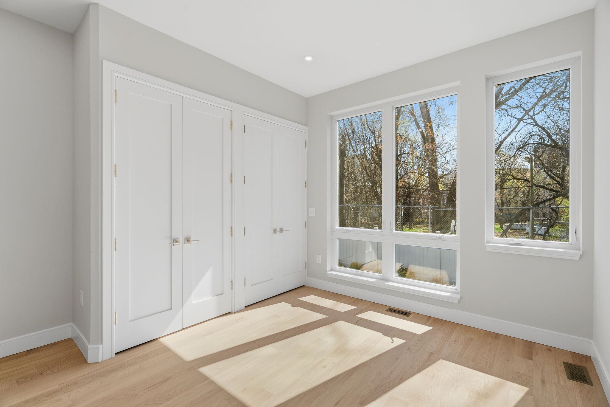 29 CLINTON AVE Unit: 1